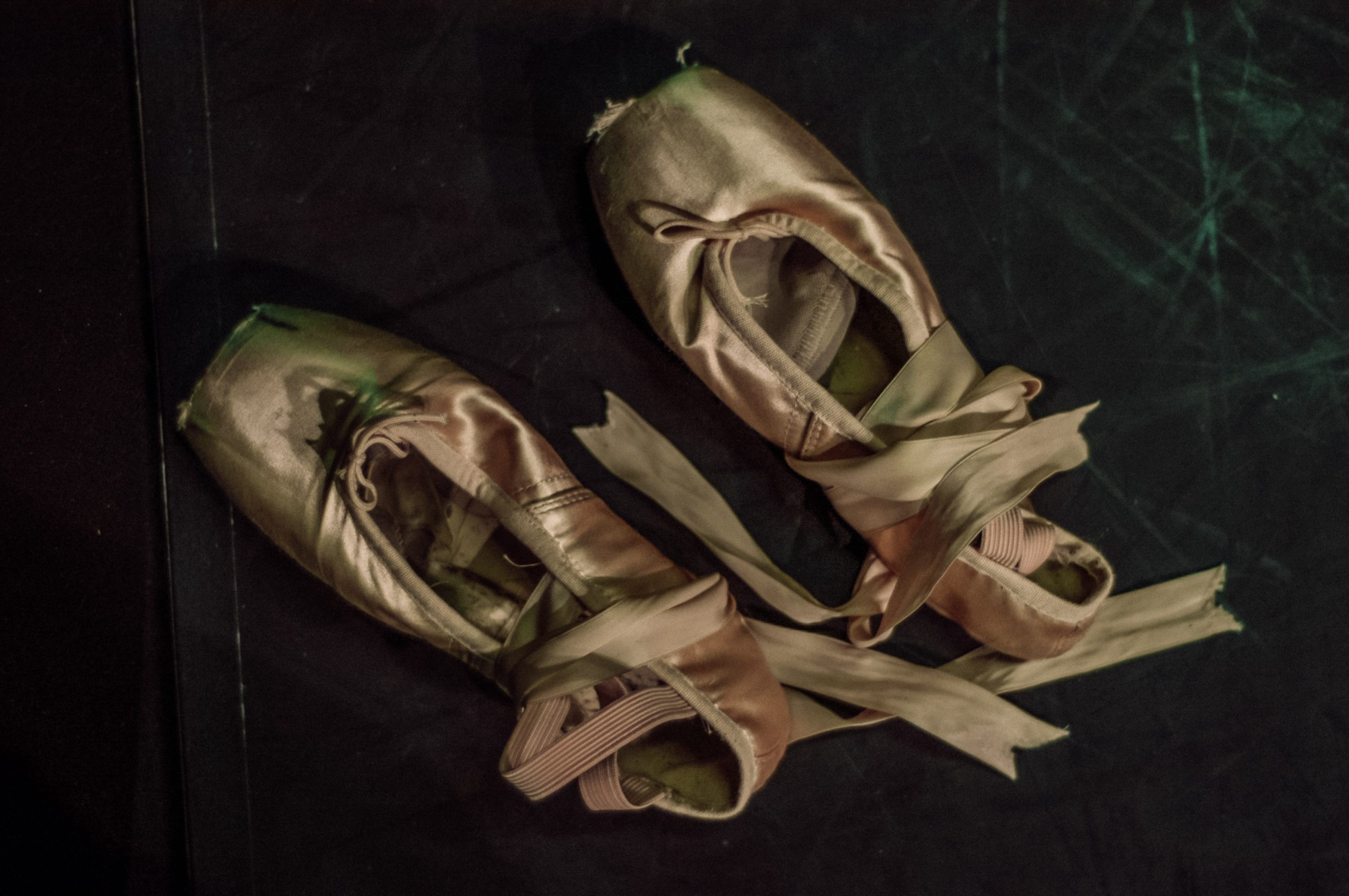 English National Ballet backstage reportage photography by Sophie Laslett – The Sleeping Beauty rehearsal for The Times.