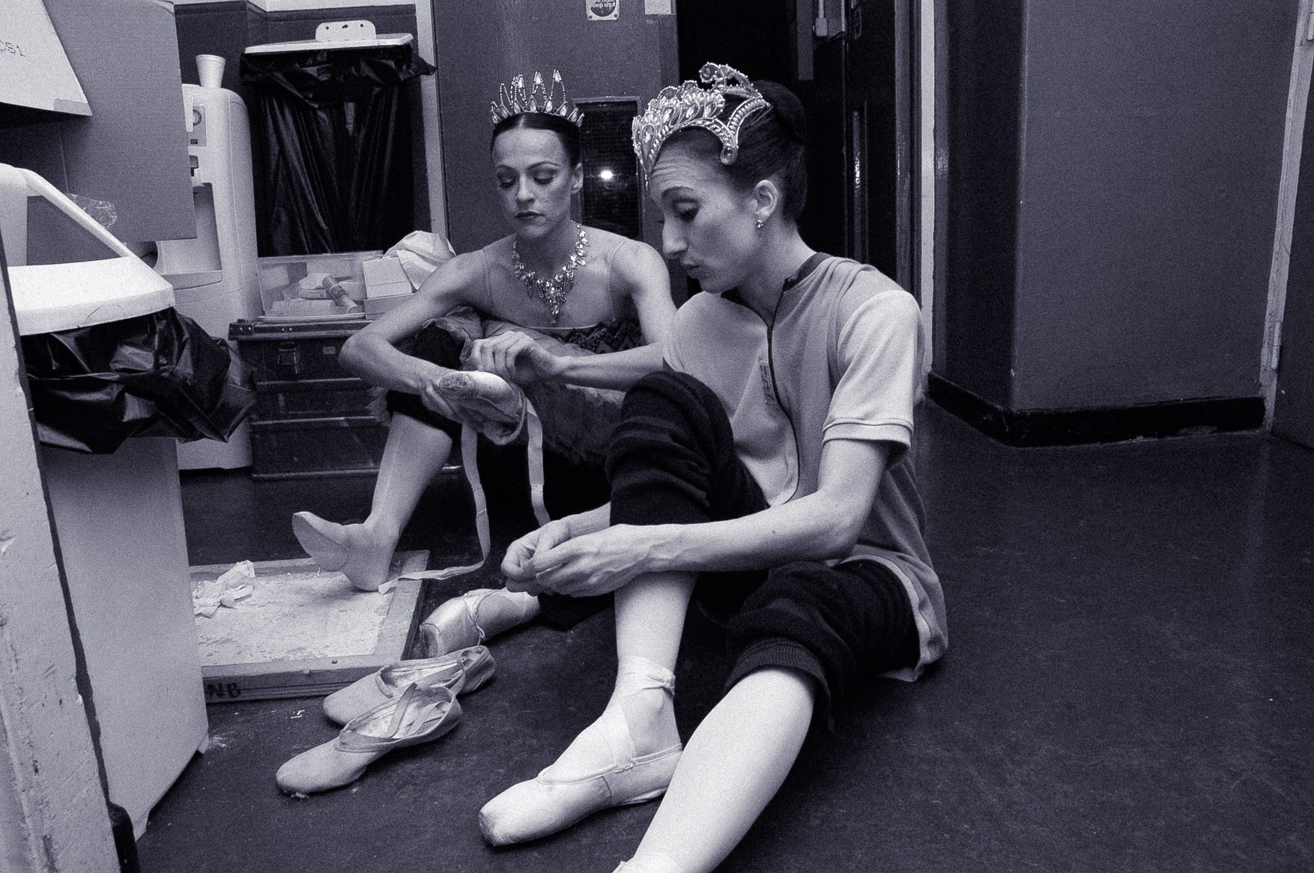 English National Ballet backstage reportage photography by Sophie Laslett – The Sleeping Beauty rehearsal for The Times.