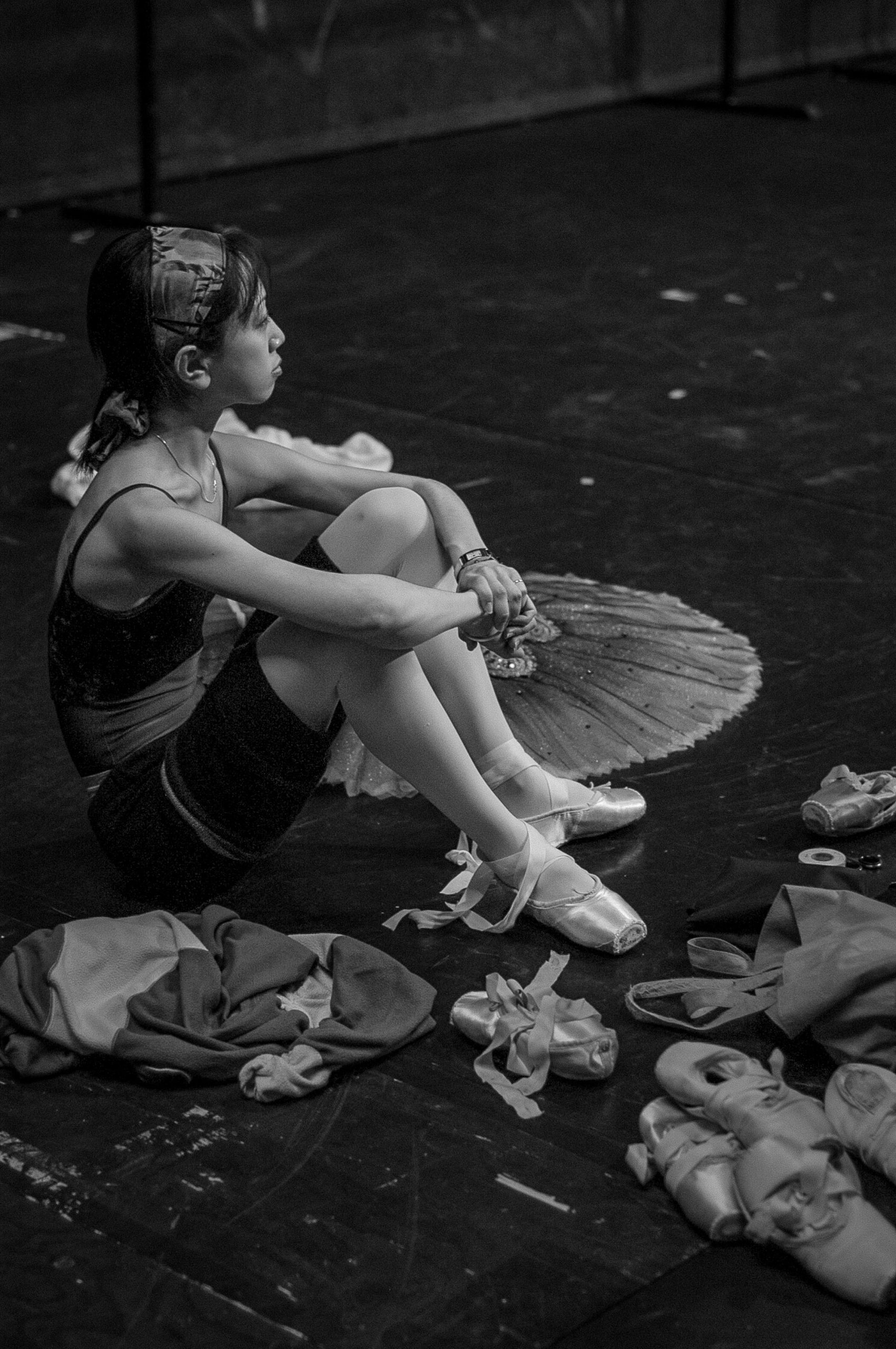 English National Ballet backstage reportage photography by Sophie Laslett – The Sleeping Beauty rehearsal for The Times.