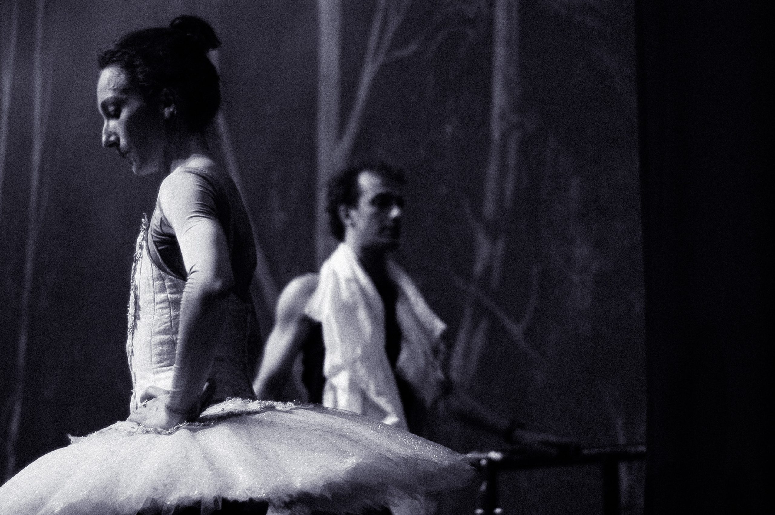 English National Ballet backstage reportage photography by Sophie Laslett – The Sleeping Beauty rehearsal for The Times.
