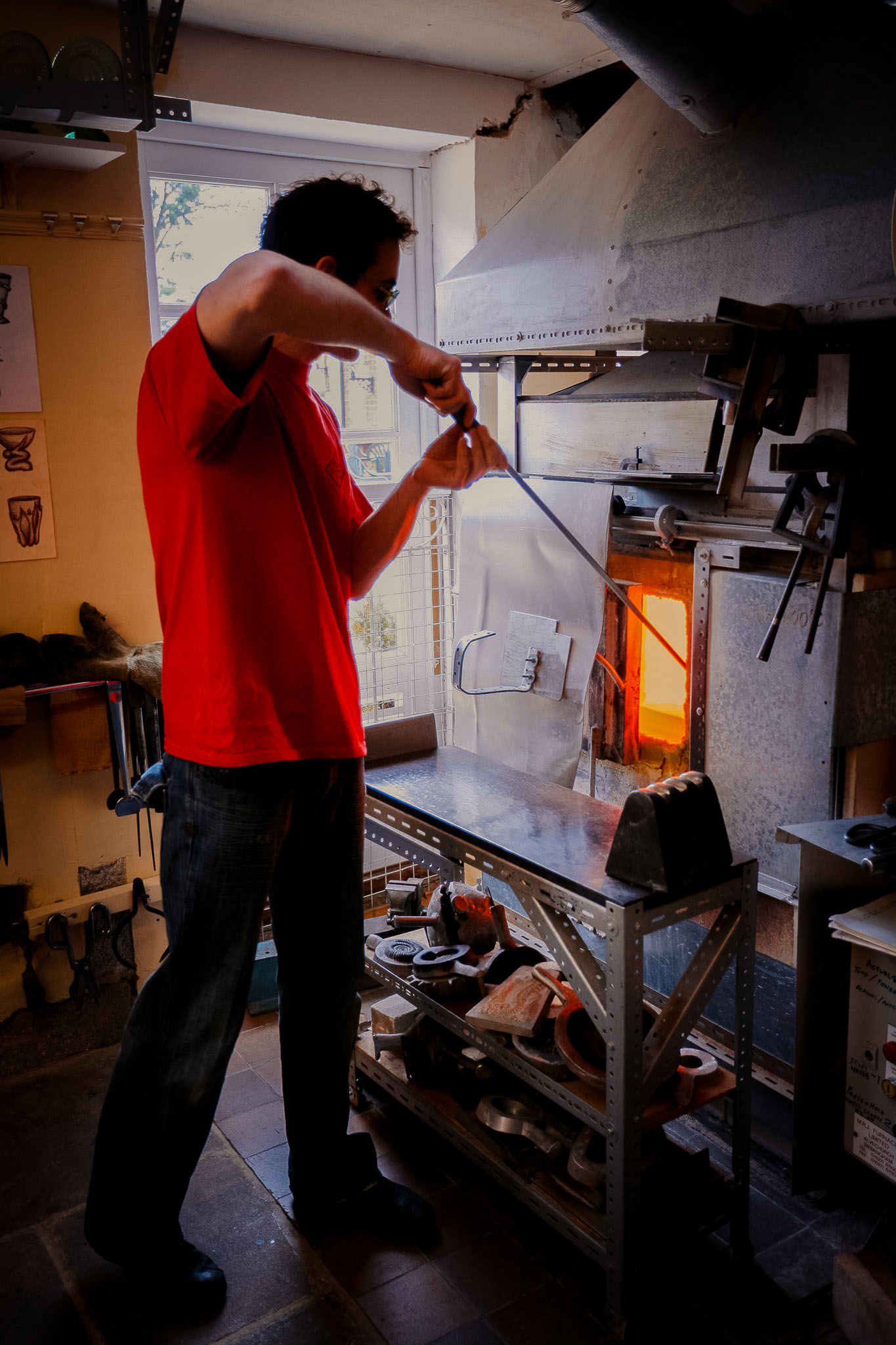 Arreton Barns Craft Village - Aritst Paul Critchley, Isle Sculptured Glass
