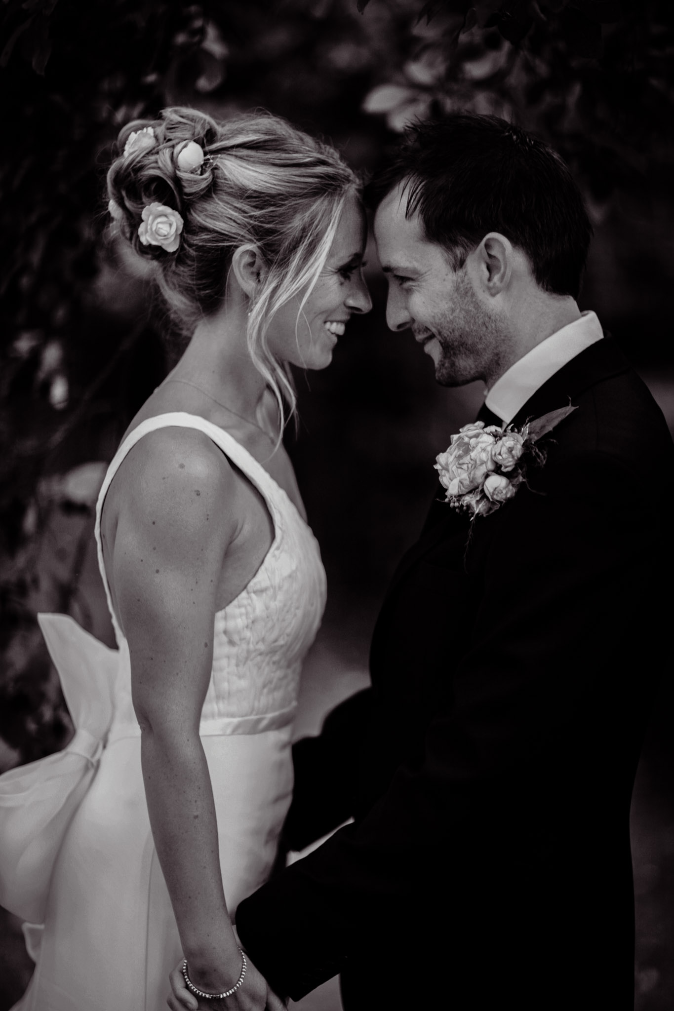 Candid reportage wedding photography in Yorkshire by Sophie Laslett capturing natural moments.