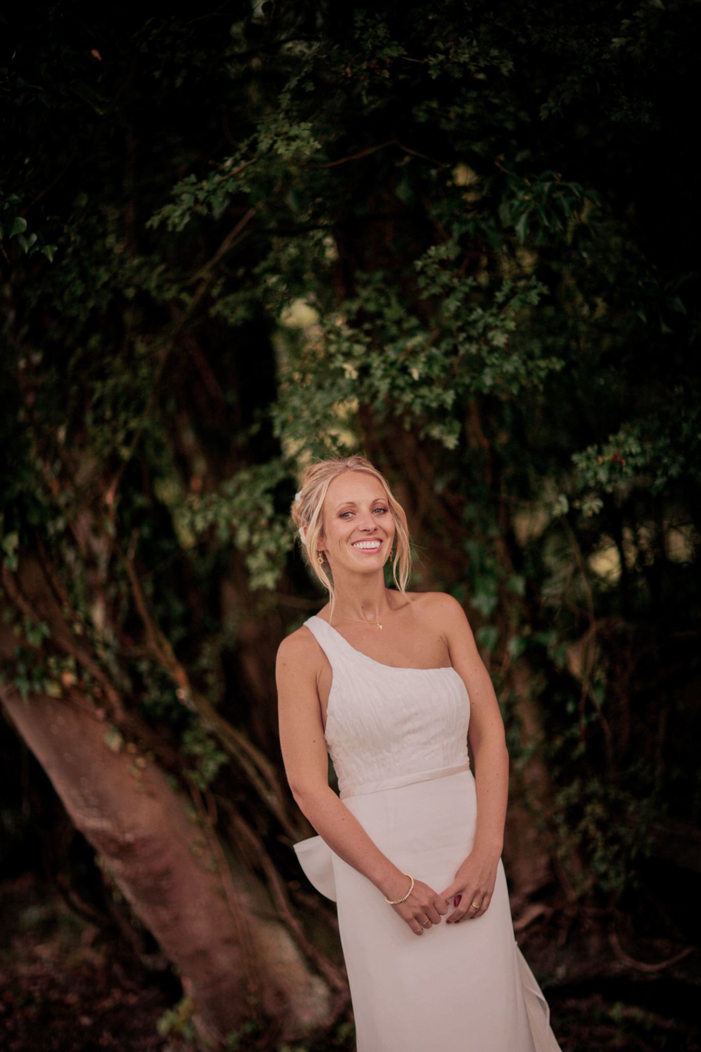 Candid reportage wedding photography in Yorkshire by Sophie Laslett capturing natural moments.